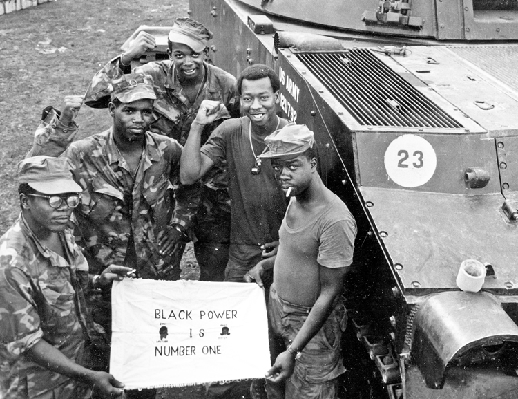 Soldiers at Con Thien, Vietnam, in December 1968. Facing racist treatment in the army and at home, Black GIs opposed U.S. rulers’ claim invasion of Vietnam was to “defend democracy.”