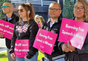 Hospital workers demonstrate in Ottawa Sept. 9 demanding City Council drop plan for “bubble-zone” law that would criminalize their right to protest outside hospitals. Canadian government’s proposed new “anti-hate” law is attack on free speech aimed at workers, unions.