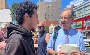 Paul Mailhot, right, SWP candidate for New York mayor, at march for Puerto Rico’s independence Aug. 31. “A free Puerto Rico will strengthen the hand of workers in U.S.,” he said.