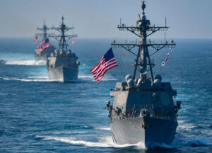 Buques armados con misiles como estos en el Golfo árabe-pérsico en 2018, fueron desplegados frente a la costa de Venezuela mientras Washington amenaza con derrocar a gobierno.