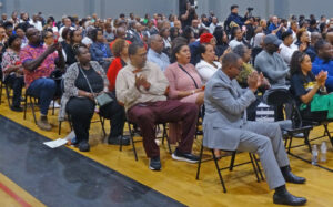 Joanne Kuniansky (recuadro), candidata del PST para gobernadora de Nueva Jersey, habló en evento con otros candidatos en Iglesia Bautista Shiloh en Plainfield, el 25 de septiembre, al que asistieron unas 400 personas.