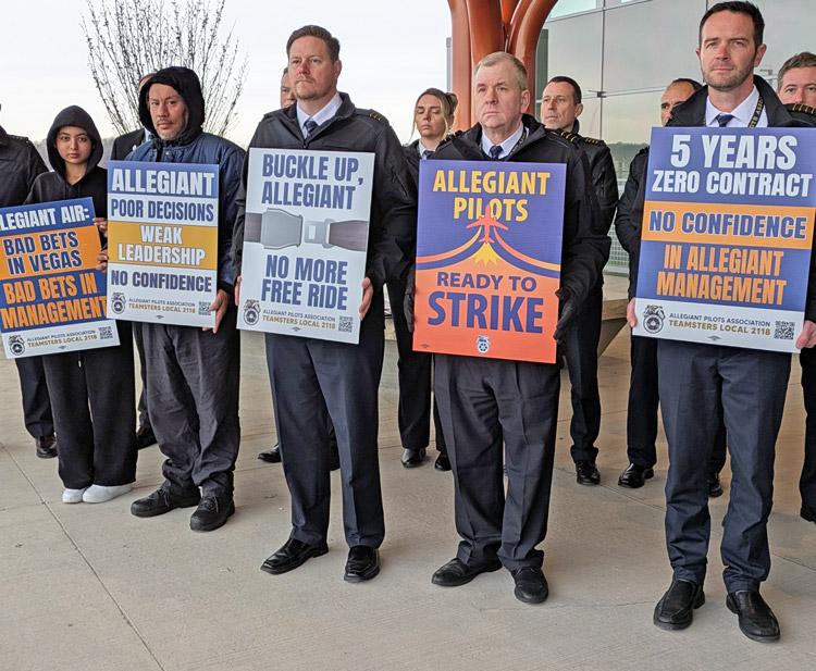 Pilots demand new contract Nov. 18 at Pittsburgh airport.