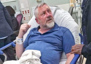 Rami Glickstein, hospitalisé avec des blessures à la tête et un nez cassé, après une attaque antisémite à New York le 27 octobre. Les partisans du Hamas cherchent à normaliser la haine des Juifs dans le monde entier.