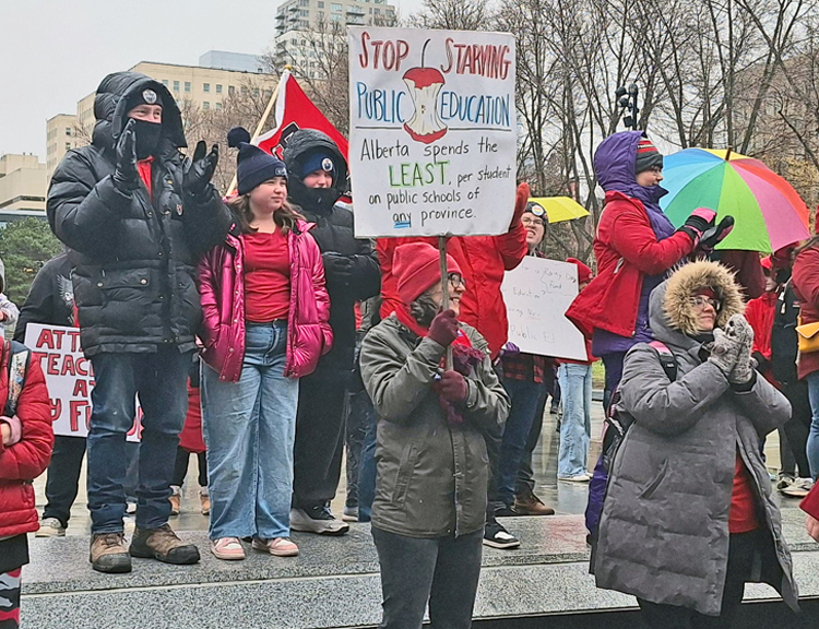 Students organized a rally in Edmonton, Alberta, Oct. 27 voicing support for their striking teachers, who were forced back to work two days later by government strikebreaking law.
