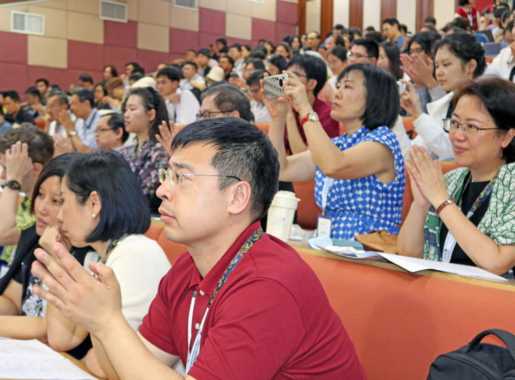 International Society for the Study of Chinese Overseas conference Nov. 4-6 at Malaya University. Some 500 people from 27 countries participated in Kuala Lumpur conference, ISSCO’s largest ever.