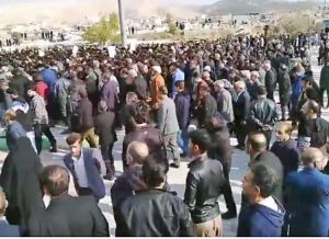 More than 1,000 people attend Jan. 11 funeral for teenager Alireza Seydi in Abdanan in Iran’s Ilam province, one of thousands massacred by the regime just days before. Unions, oppressed nationalities refuse to be cowed. They are demanding regime release all political prisoners.