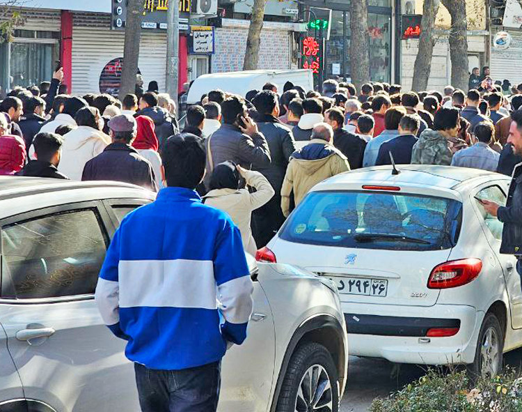 Thousands take to the streets in Borujerd in Lorestan province in Iran Jan. 7, as protests continue to spread. By the 10th day, protests had taken place in more than 250 locations nationwide. Oil workers from two refineries joined an action at Kangan port in Bushehr province.