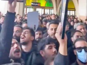 La brutal represión en Irán cubre la realidad: el régimen está más débil que nunca