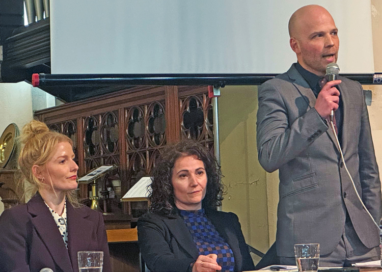 Hugo Wils, Communist League candidate for Parliament, told Feb. 12 debate in Manchester he supports Cuba’s socialist revolution, calls for protests against oil blockade by the U.S. rulers.