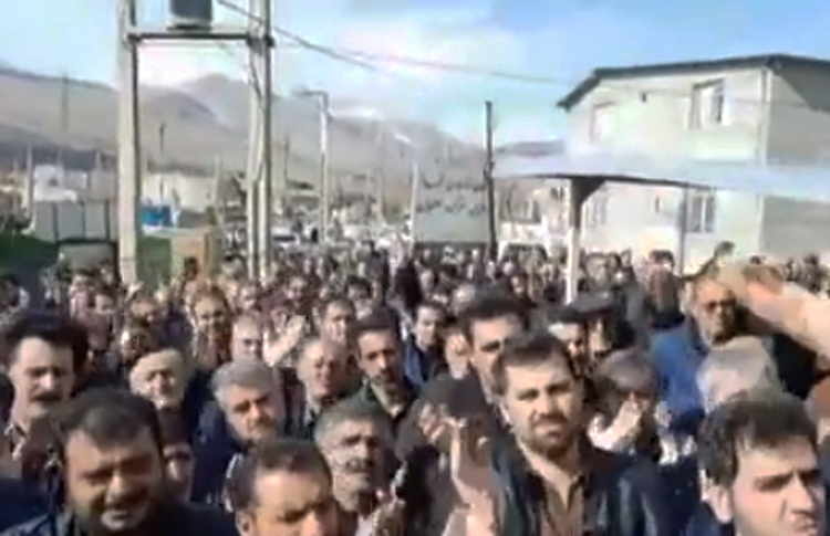 Hundreds join Feb. 7 Hamedan province funeral for Somayeh Ghobadi, 39-year-old sewing factory worker killed in Tehran during protest. Funerals in Iran are turning into demonstrations.