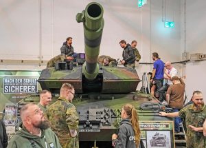 German military uses Leopard II tank to recruit youth at Essen Auto Show. Amid growing capitalist clashes, Berlin aims to make Bundeswehr “strongest conventional army in Europe.”