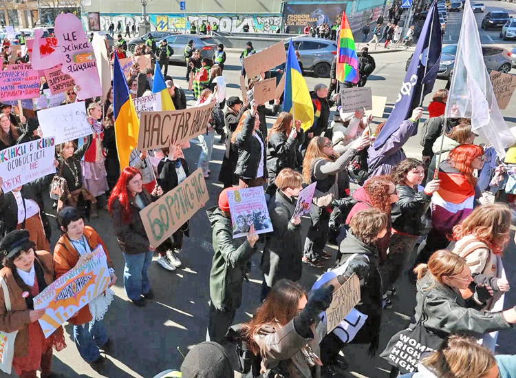 Marcha en Ucrania por derechos de la mujer