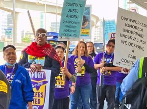 Los Angeles airport workers rally for improved contract