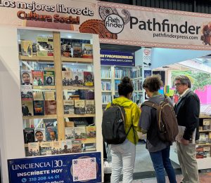 Attractive Pathfinder book display at Bogotá book fair, held April 21 to May 4 in Colombia.