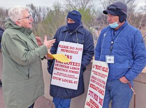 Margaret Trowe, SWP candidate for California governor, with strikers on picket line at JBS plant in Greeley, Colorado, April 2. The SWP uses Militant, its campaigns to support union fights.