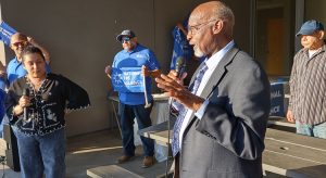 “Es importante aprender de la lucha por los derechos de los negros”, dijo Sam Manuel, candidato del PST para el Senado, en mitín en defensa del TPS en Lilburn, Georgia, 26 de abril.