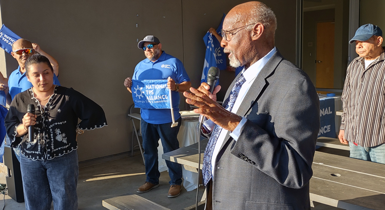 “Es importante aprender de la lucha por los derechos de los negros”, dijo Sam Manuel, candidato del PST para el Senado, en mitín en defensa del TPS en Lilburn, Georgia, 26 de abril.