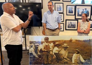 Al Gomes (izq.), voluntario del museo, explica el papel de caboverdianos en industria ballenera a Paul Mailhot, del PST, y Mary-Alice Waters, editora de Cuba y la guerra de independencia de Guinea-Bissau y Cabo Verde, 28 de junio. Recuadro, caboverdianos en cosecha de arándanos.