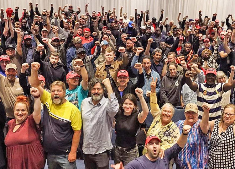 Striking Metro supermarket workers in Montreal rejected company’s latest contract offer June 18 by 95%. Some 550 unionists are fighting for wage raises to keep up with rising prices.