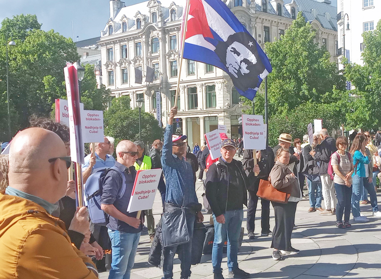 Some 125 people rallied at Norway’s parliament in Oslo June 11 calling for end to U.S. blockade of Cuba, demand Norway gov’t condemn U.S. threats against Cuba, provide immediate aid.