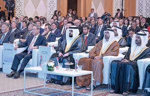 Le 12 septembre 2024 à Dubaï, des hommes d’affaires chinois rencontrent?des responsables des Émirats arabes unis