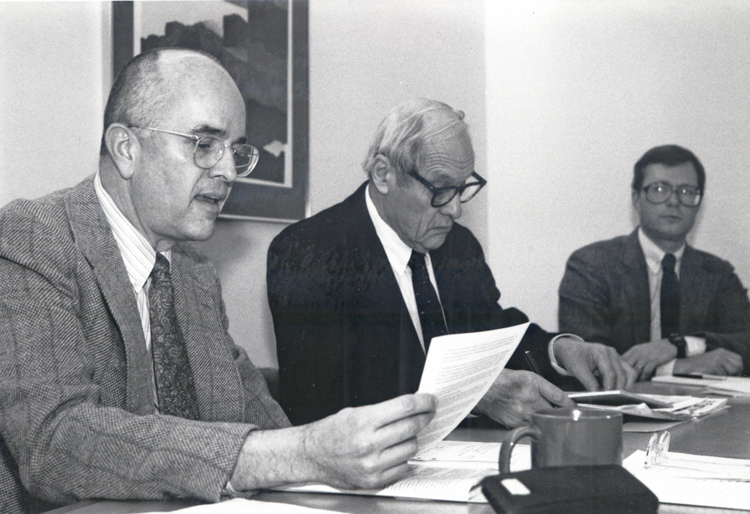News conference March 17, 1988, announces victory for constitutional rights in SWP’s lawsuit against federal government for FBI spying. From left, SWP National Secretary Jack Barnes, lead attorney Leonard Boudin, John Studer, director of the Political Rights Defense Fund.