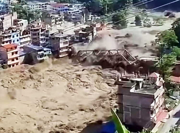 Powerful inland tsunami in Himalayas Aug. 26 killed thousands of people, destroyed river towns and bridges. Profit-driven capitalist “development” put people in path of catastrophe.