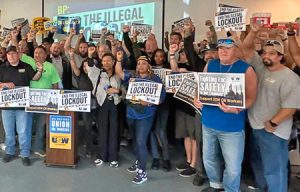 Locked-out BP oil refinery workers in Whiting, Indiana, gather for news conference Oct. 2 at USW Local 7-1 hall to protest move by bosses to end workers’ unemployment benefits.