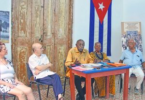 Víctor Dreke, center, Cuban revolutionary leader, at Havana program on his book, Cuba and the Independence War in Guinea-Bissau and Cape Verde: The Fall of the Last Colonial Empire in Africa Aug. 14. From right, Oscar Oramas, Ana Morales, Jonathan Silberman, Sara Sánchez.